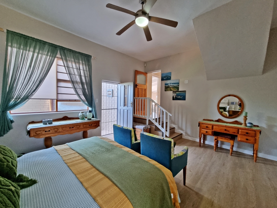 4 Bedroom Property for Sale in Wavecrest Eastern Cape